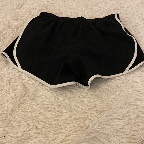 Nike dri-fit shorts - Picture 2 of 3